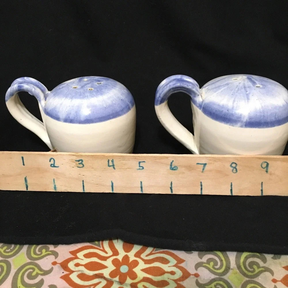 Bear Blue and White Pottery Highland WI Stove Top Stoneware Salt & Paper Shakers